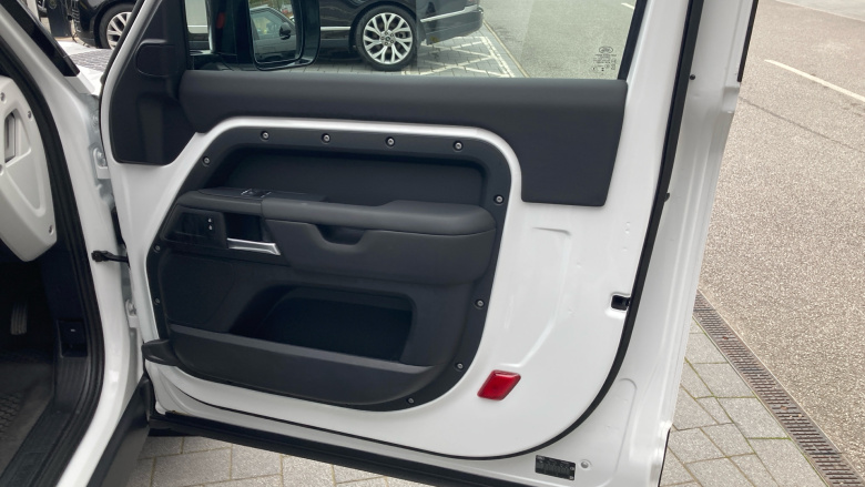 Land Rover Defender 90 Diesel 3.0 D250 Hard Top S Auto